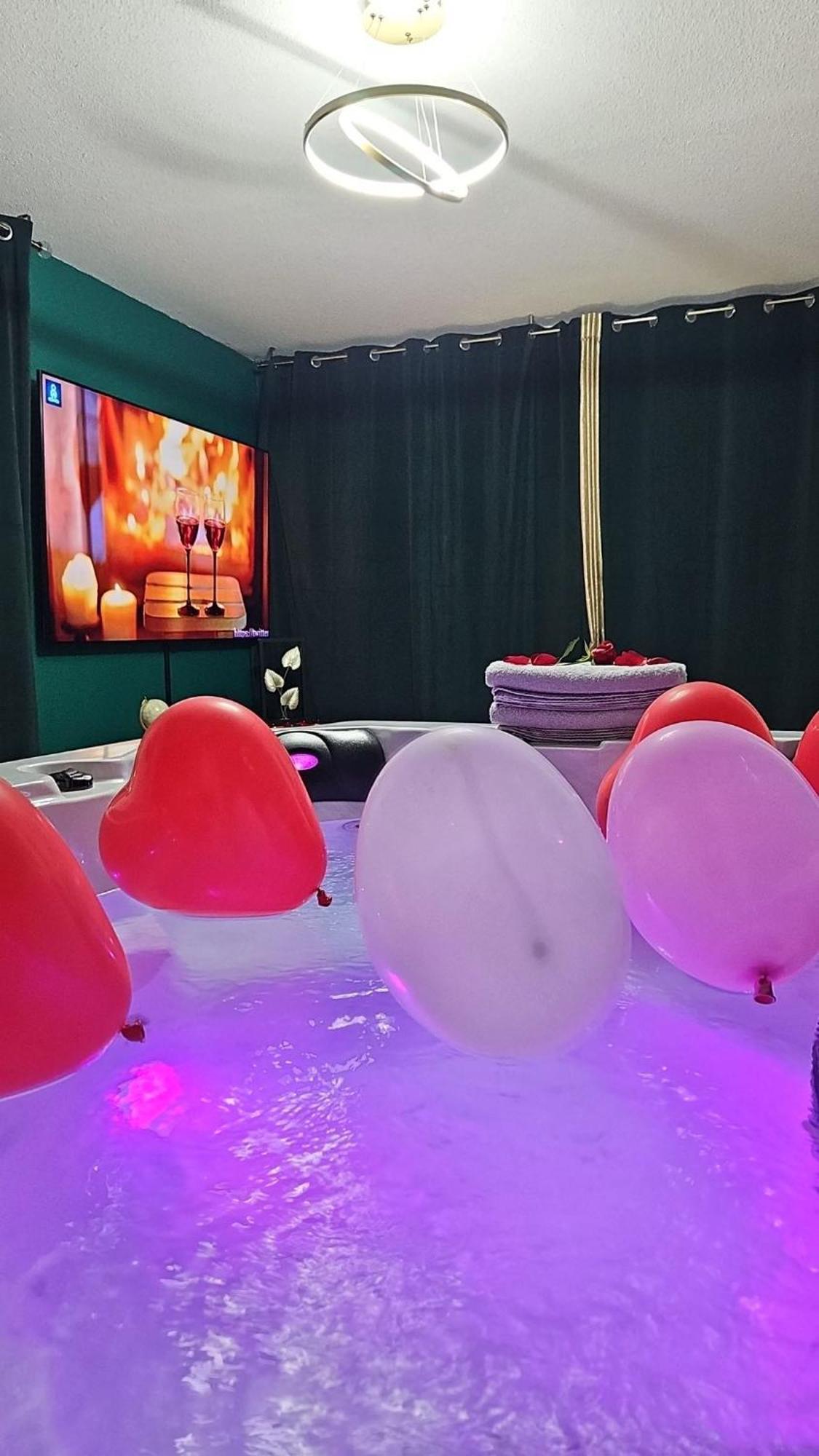 Suite Jacuzzi "Spa Privatif " Appartement Jacuzzi Toulouse Exterior photo
